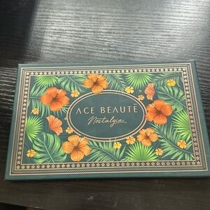 Never used eyeshadow palette